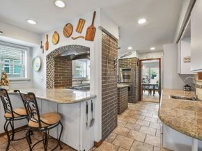 1123 Candlelight Lane, Houston TX 77018