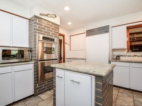 1123 Candlelight Lane, Houston TX 77018