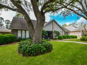 1123 Candlelight Lane, Houston TX 77018