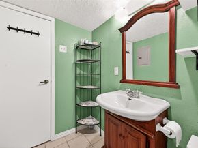 10855 Meadowglen Lane 722, Houston TX 77042