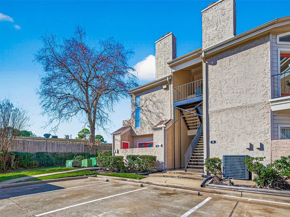 10855 Meadowglen Lane 722, Houston TX 77042