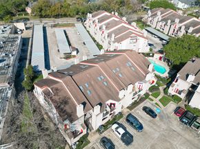 10855 Meadowglen Lane 722, Houston TX 77042