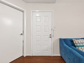 10855 Meadowglen Lane 722, Houston TX 77042