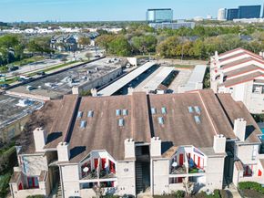 10855 Meadowglen Lane 722, Houston TX 77042