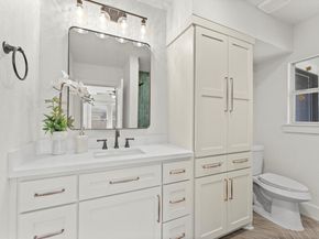 3725 Griggs Road, Houston TX 77021
