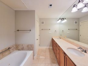 2520 Robinhood 800, Houston TX 77005