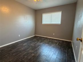 1831 Sherwood Forest Street 20, Houston TX 77043