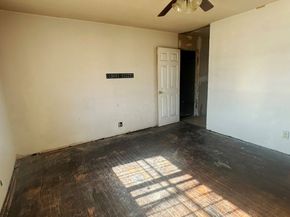 3825 Seabrook Street, Houston TX 77021