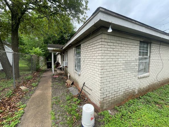 5118 Mallow Street, Houston TX 77033