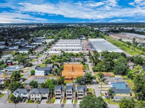 322 E 35 Th street, Houston TX 77018