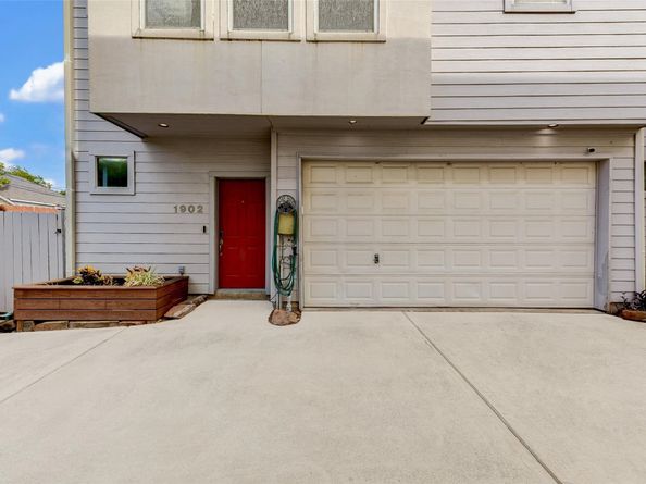 1902 Fletcher Street, Houston TX 77009
