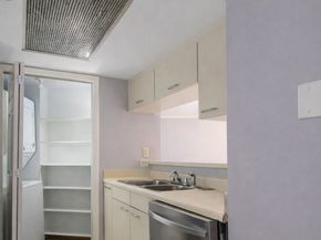 3525 Sage Road 718, Houston TX 77056