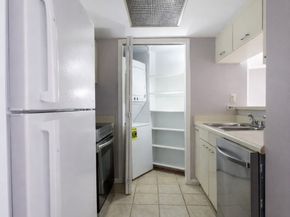 3525 Sage Road 718, Houston TX 77056