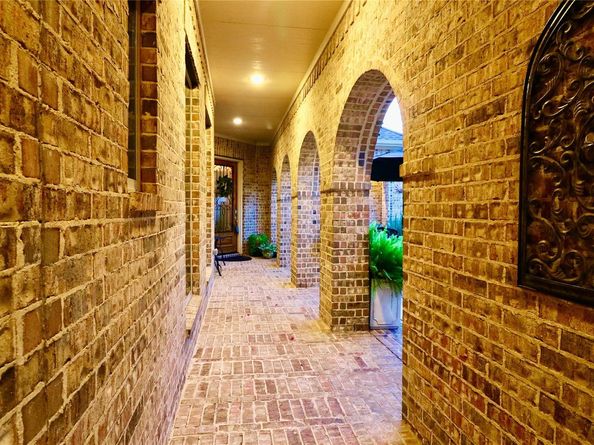 51 Woodglade Way, Tomball TX 77375