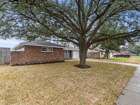 8322 Glen Valley Drive, Houston TX 77061