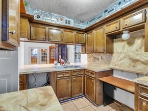 6715 Sandy Oaks Drive, Houston TX 77050