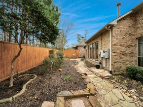 6 Bridgewood Cove Court, The Woodlands TX 77381