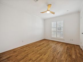 2220 Bering Drive 26, Houston TX 77057