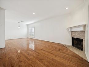 2220 Bering Drive 26, Houston TX 77057