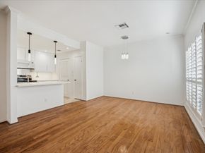 2220 Bering Drive 26, Houston TX 77057