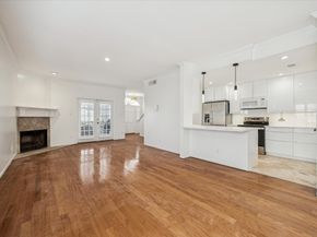 2220 Bering Drive 26, Houston TX 77057