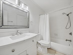 2220 Bering Drive 26, Houston TX 77057