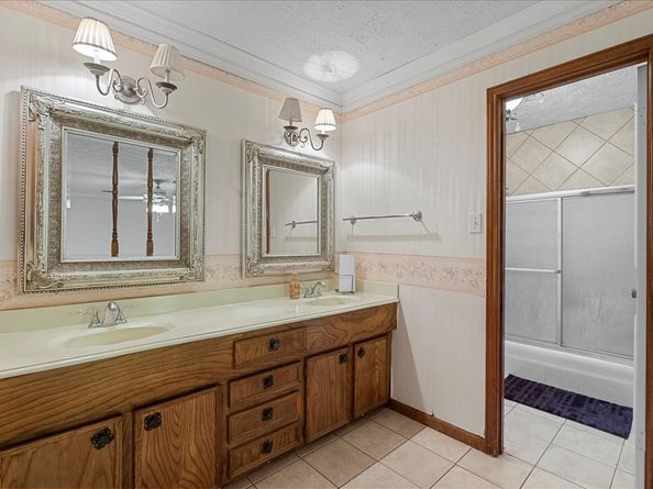 10602 Sagetrail Drive, Houston TX 77089