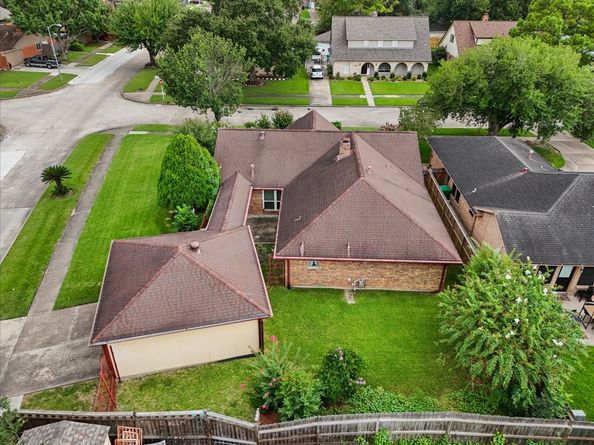 10602 Sagetrail Drive, Houston TX 77089