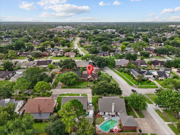 10602 Sagetrail Drive, Houston TX 77089