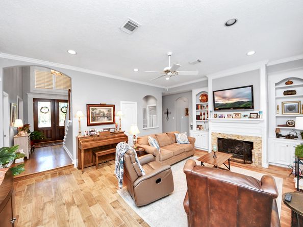 2114 Thompson Crossing Drive, Richmond TX 77406