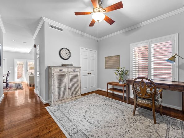2113 Potomac Drive D, Houston TX 77057