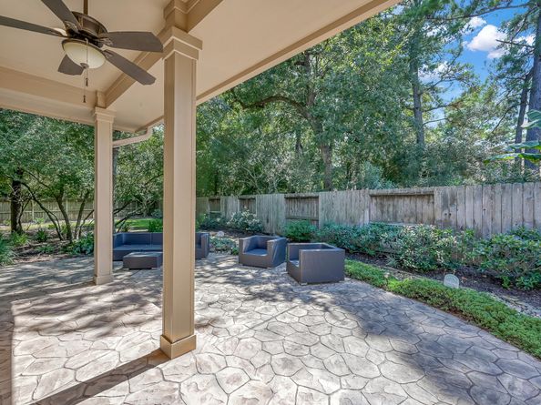 35 E Bellmeade Place, The Woodlands TX 77382