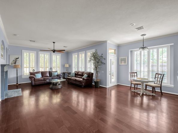 35 E Bellmeade Place, The Woodlands TX 77382