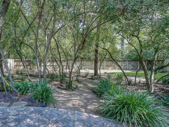 35 E Bellmeade Place, The Woodlands TX 77382