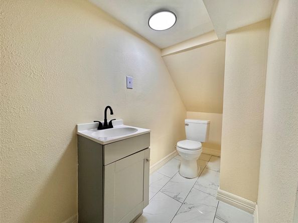 27 Norwood Street, Houston TX 77011