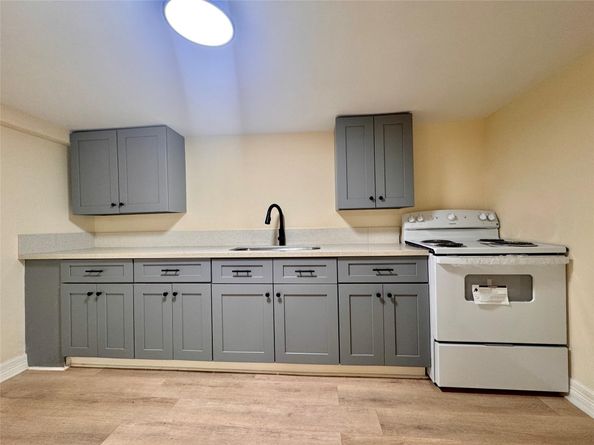 27 Norwood Street, Houston TX 77011