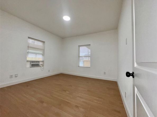 27 Norwood Street, Houston TX 77011