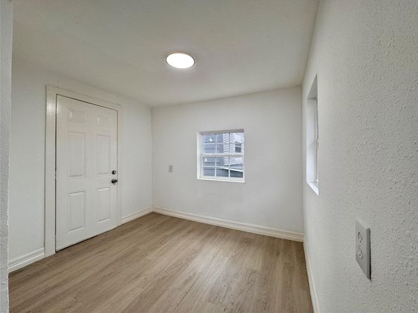 27 Norwood Street, Houston TX 77011