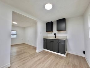 27 Norwood Street, Houston TX 77011