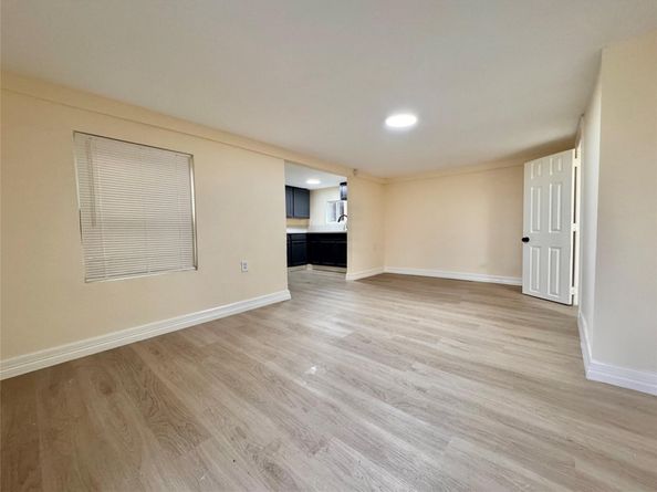 27 Norwood Street, Houston TX 77011