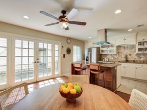 12646 Huntingwick Drive 127, Houston TX 77024