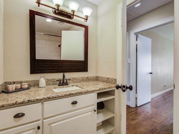 12646 Huntingwick Drive 127, Houston TX 77024