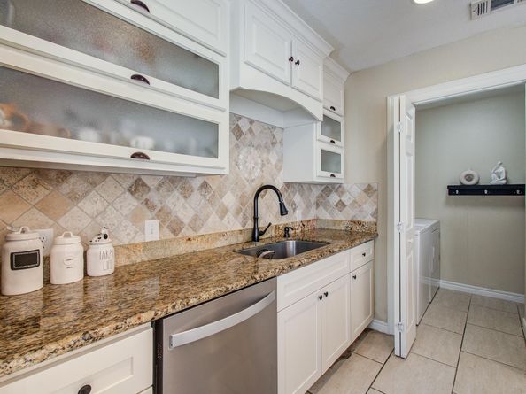 12646 Huntingwick Drive 127, Houston TX 77024
