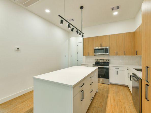 164 Wallace Street, Houston TX 77022