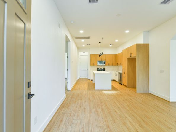 164 Wallace Street, Houston TX 77022