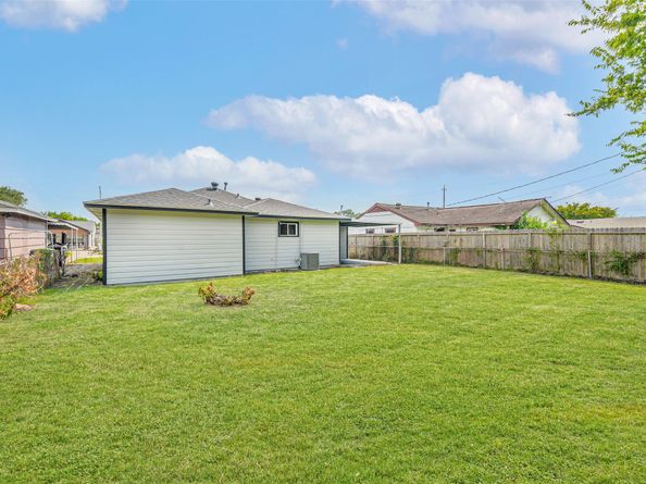 8711 Othello Street, Houston TX 77029
