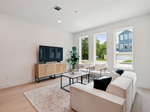 4110 Dreyfus Street, Houston TX 77021