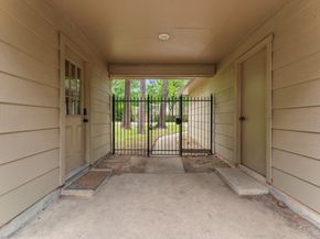 11904 N Blackjack Oak Circle, The Woodlands TX 77380
