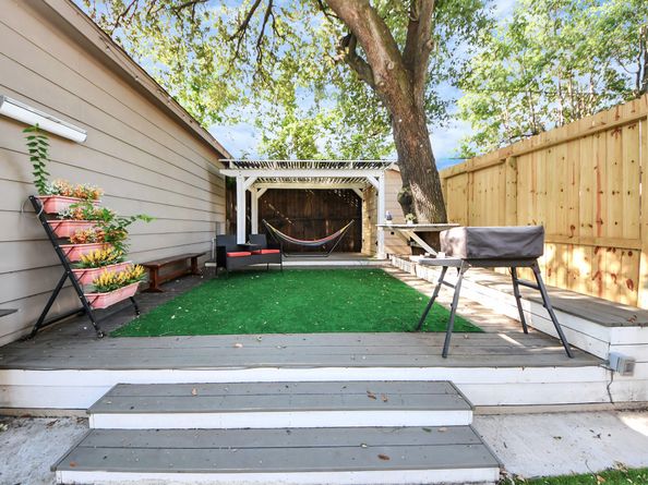 1933 Lexington Street, Houston TX 77098