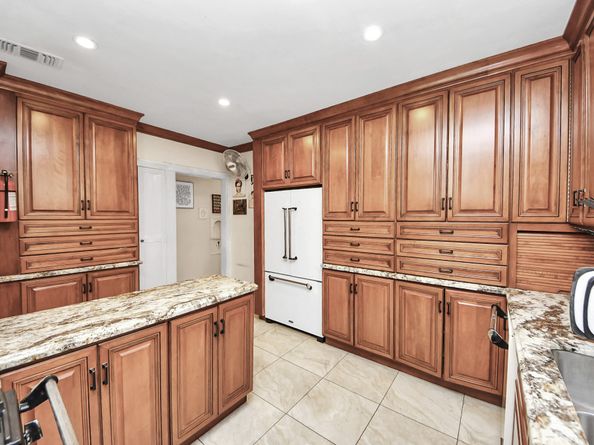1933 Lexington Street, Houston TX 77098
